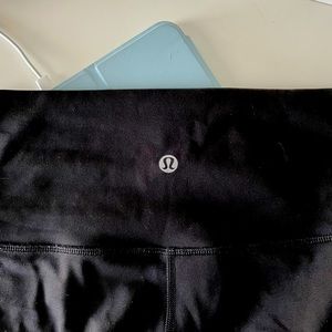 Lululemon Wunder Under 25”